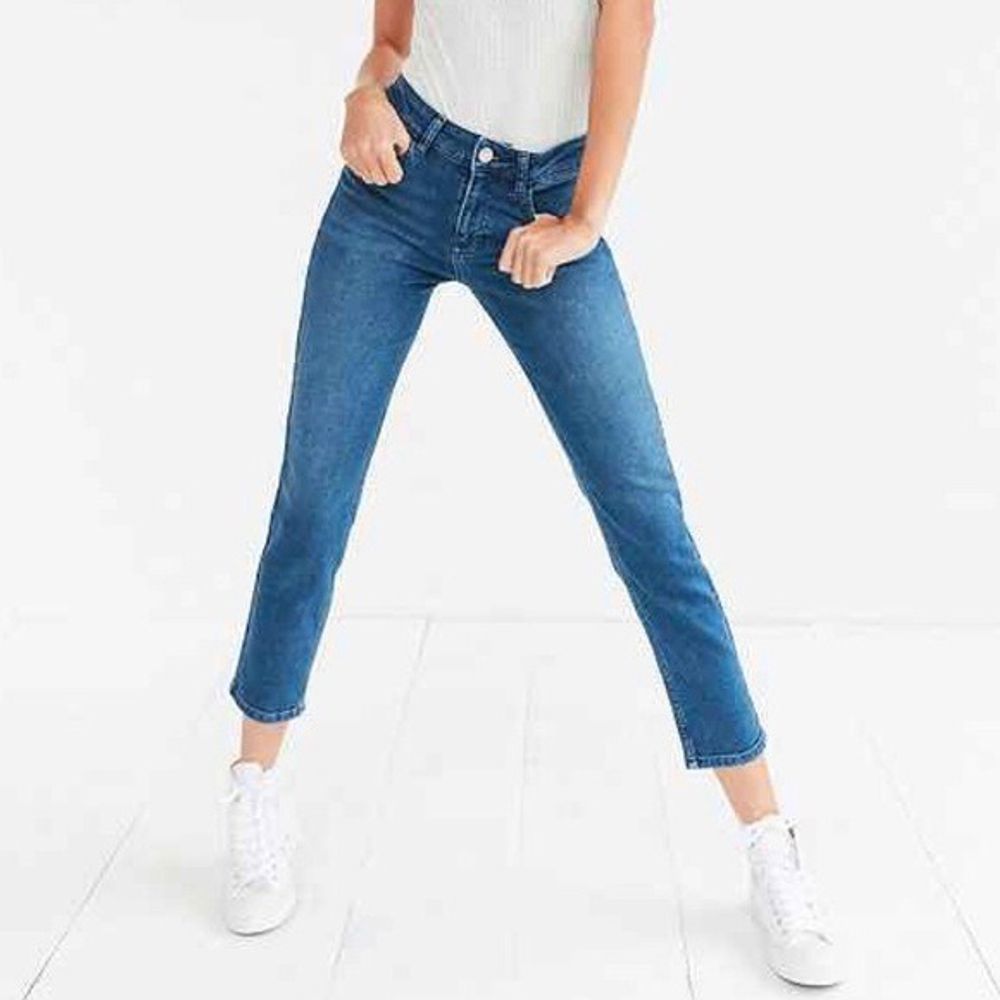 Urban Outfitters High Rise Girlfriend Mom Jeans 31